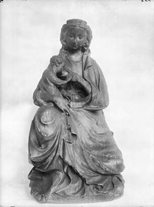 Sitzende Madonna lactans