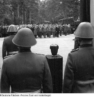 Überführung der Urne des polnischen Generals nach Warschau