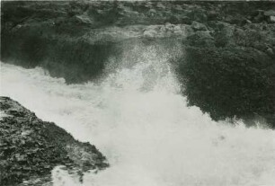 Wasserfall und Stromschnellen "Ferrador" des Rio Grande in der Nähe von Icém