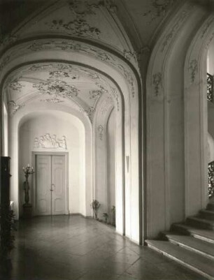 Rudolstadt, Schloßbezirk 1. Schloß Heidecksburg. Treppenhaus. Stuckornamente nach Entwürfen von G. H. Krohne
