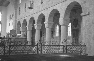 Heilsbronn: Inneres der Kirche, Säulenreihe