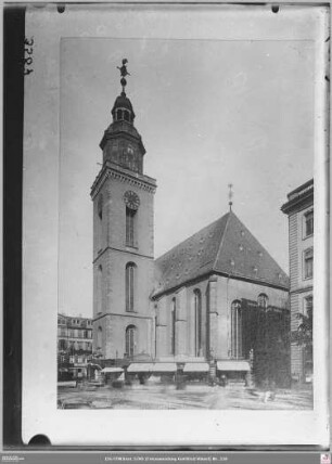 Katharinenkirche mit Läden von Westen