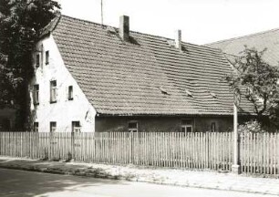 Breunsdorf. Gehöft, Nr. 29 (um 1800). Straßenansicht der Seitengebäude. Zustand nach Freizug für Kohleabbau