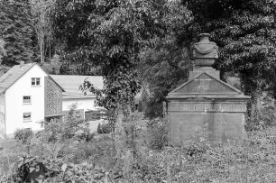 Alter Friedhof (Friedhof, christlicher); Vöhl, Im Dorfe