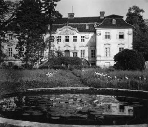 Möckmühl-Züttlingen. Schloss Assumstadt (1769). Gartenseite
