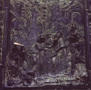 Linkes Portal — Judaskuß und Gefangennahme Jesu