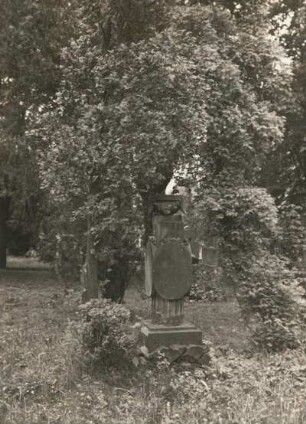 Jahna-Pulsitz, Friedhof : alter Teil