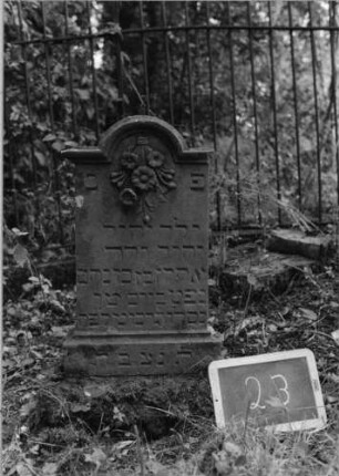 Grabstein 23