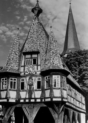 Michelstadt im Odenwald (Südhessen). Ansicht des Rathauses aus dem Jahr 1484. Errichtet in Rähmbauweise