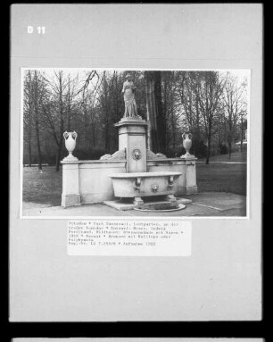 Brunnenwände mit Musen — Brunnen mit Kalliope oder Polyhymnia