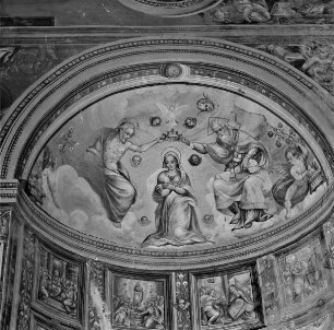 Madonna und die Mysterien des Rosenkranzes, Marienkrönung und Evangelisten