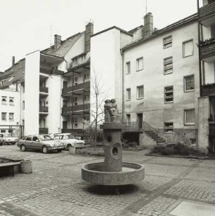 Hof mit Marktweiberbrunnen