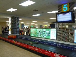 Airport Panama - Gepäckausgabe : Gepäckausgabe für ankommende Maschinen. Aufgenommen am 26. August 2011 im Flughafen Panama-City