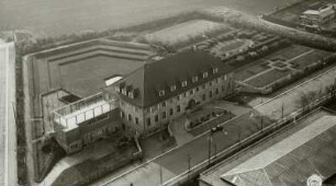 Dresden-Räcknitz , Mommsenstraße. Technische Universität. Studentenhaus (1925). Luftbild-Schrägaufnahme von Nordnordost