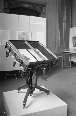 Ausstellung zum 100. Geburtstag des Hofmalers und Konservators August von Bayer in der Staatlichen Kunsthalle Karlsruhe