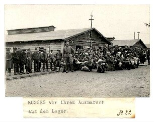 Kriegsgefangenenlager Puchheim: Nr. 22: Russen vor ihrem Ausmarsch aus dem Lager