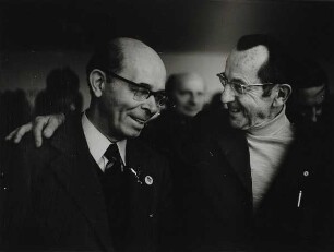 Bruno Apitz und Alexander Abusch : VII. Schriftstellerkongress der DDR vom 14.11.-16.11.1973 in Berlin