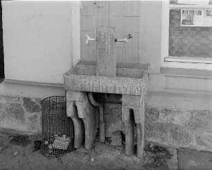 Frohburg Bahnhof, Waschbecken