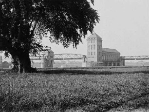 Kraftwerk und Wehr Kesselstadt/Main