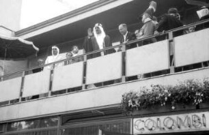 Freiburg: auf dem Balkon des Colombi Hotels; König, Oberbürgermeister, Schröder, Ernst