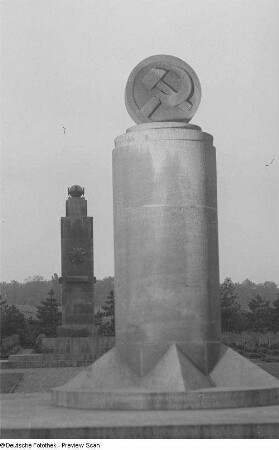 Sowjetische Denkmäler auf dem Ostfriedhof (ehemaliger Trinitatisfriedhof) in Leipzig