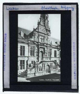 Leiden, Stadthaus (Rathaus) : Außentreppe