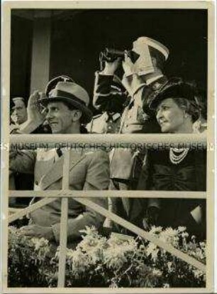 Joseph und Magda Goebbels als Zuschauer beim Pferderennen