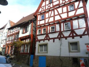 Stadtbild-St Petersgasse-Haus Nr 3 (ehemals Kaufhaus) mit Nebengebäude in Übersicht (Fachwerkobergeschosse in Riegelbauweise)