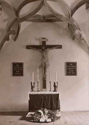 St. Annenkirche, Inneres, Altar