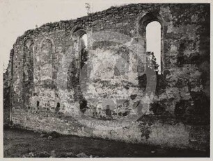 Langhauswand der Kirchenruine Neukirch nach S