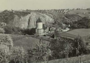 Dresden, Plauenscher Grund, Mühle mit Siloturm und Syenitbruch