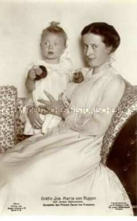 Ina Maria von Ruppin mit ihrem Sohn