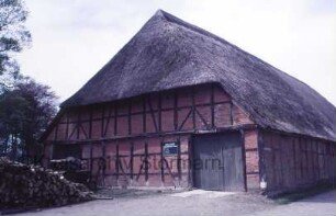 Blumendorf: Gut: Haferscheune mit Reetdach: Ostgiebel