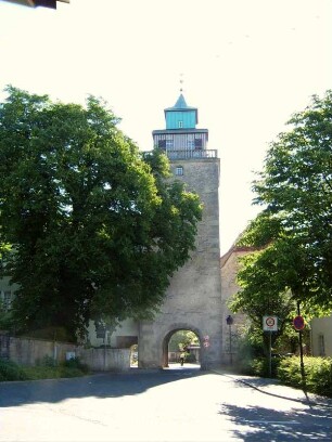 Stadtbefestigung - Stadttor (Obertor) von Feldseite (Torturm mit Durchfahrt)