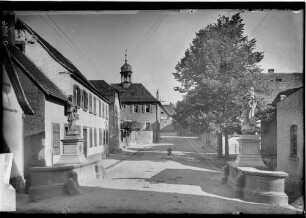 Langenbrücken Hauptstraße mit Rathaus
