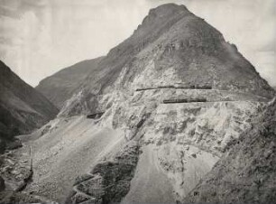 Andenbahn, obere Kehre an "Devils Nose", unterhalb Alausi (1900 m)