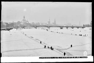 Dresden, die vereiste Elbe 1929, Altstadt mit Carolabrücke