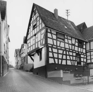Brechen, Burgstraße 3