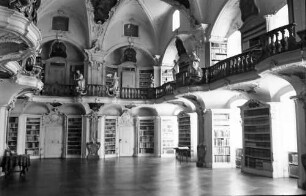 St. Peter: Bibliothek