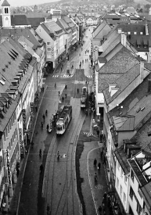 Freiburg: Blick vom Martinstor auf Kaiser-Joseph-Straße nach Umbau Fußgängerzone