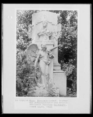 Grabmal der Schauspielerin und Schriftstellerin Josefine Gallmeyer, verstorben 1884
