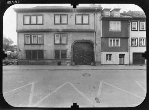 Gotha, Mönchelsstraße 12/10. Wohnhäuser. Straßenfront