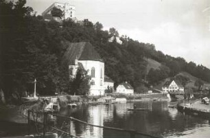 Passau, Stadtteilansicht : Passau. Blick vom rechten Ilzufer flussaufwärts gegen Salvatorkirche und Feste Oberhaus