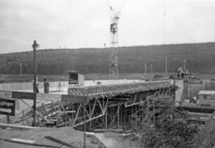 Bau der Staustufe Oberesslingen/Neckar
