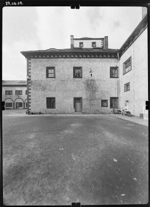 Augustusburg. Schloss (1568-1572; H. Lotter, E. van der Meer). Hofansicht