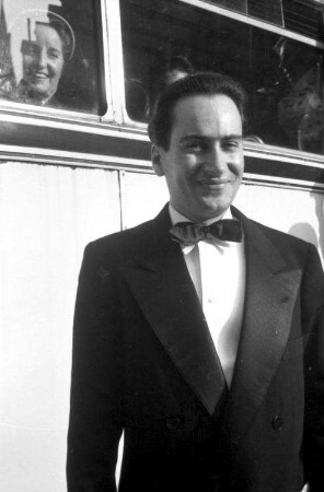 Freiburg: Kaufhaussaal; Leiter Traian Popescu, Portrait
