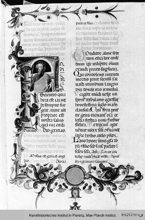 Breviarium Benedictinum : Folio mit Randbordüre, Text, ornamentierter Initiale A und historisierter Initiale F