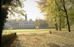 Kloster: Herrenhaus: Frontansicht