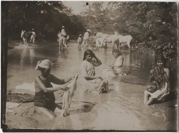 Laundresses in Venezuela