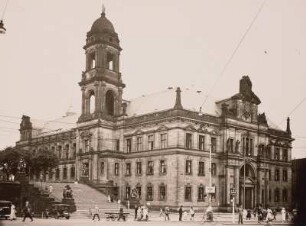 Dresden, Ständehaus mit Treppe zur Brühlschen Terrasse vom Schloßplatz aus
